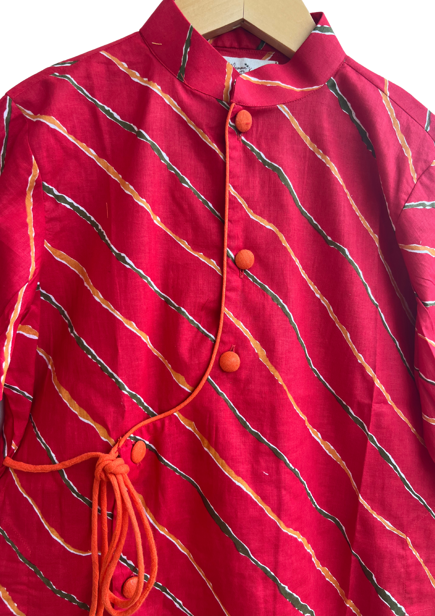 Red Leheriya Printed Cotton Kurta With White Pajama - Set of 2