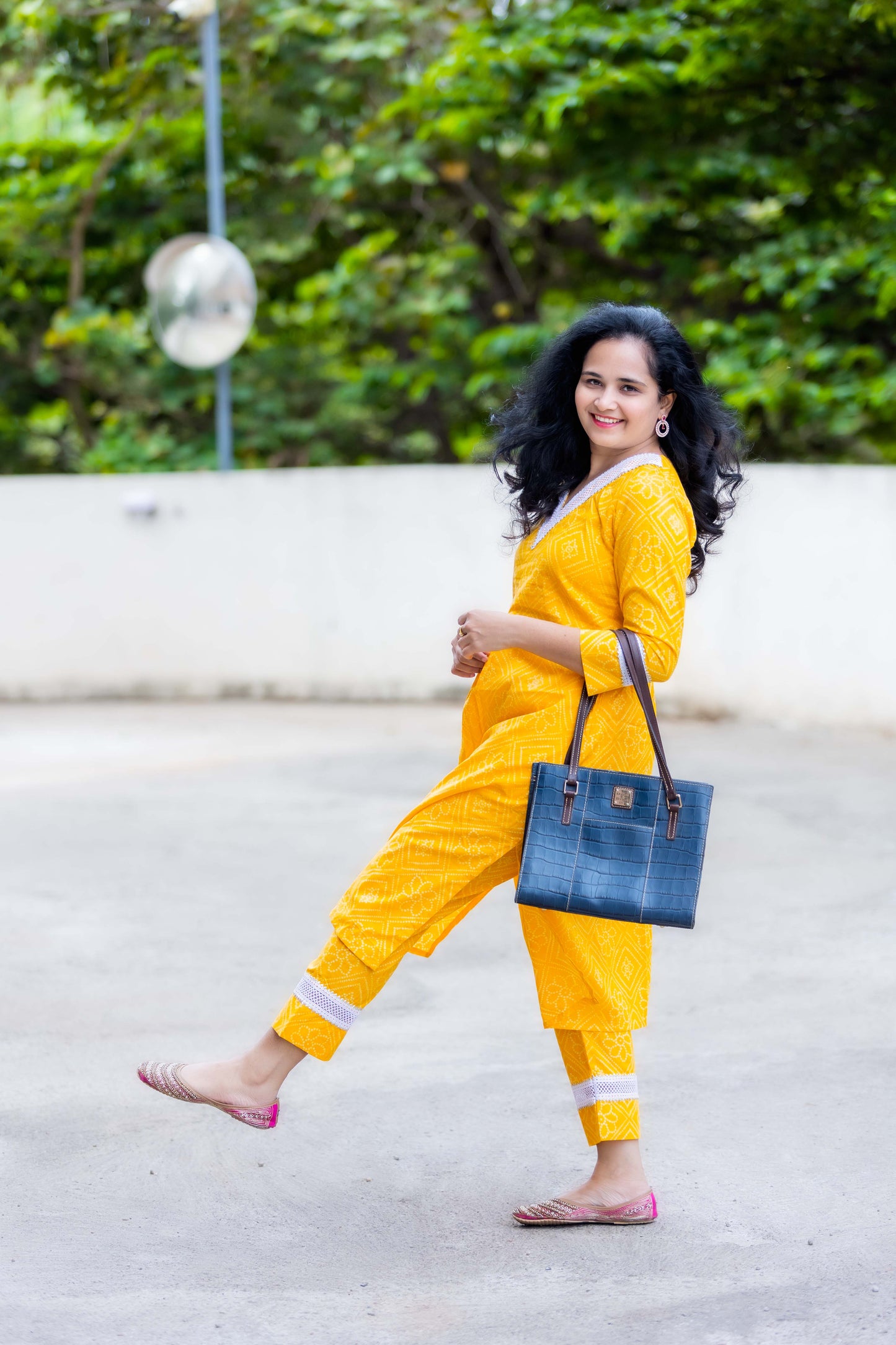 YELLOW BANDHANI CO-ORD SET WITH LACE DETAILS (SET OF 2)